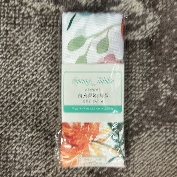 tablecloth - Picture 3 of 3